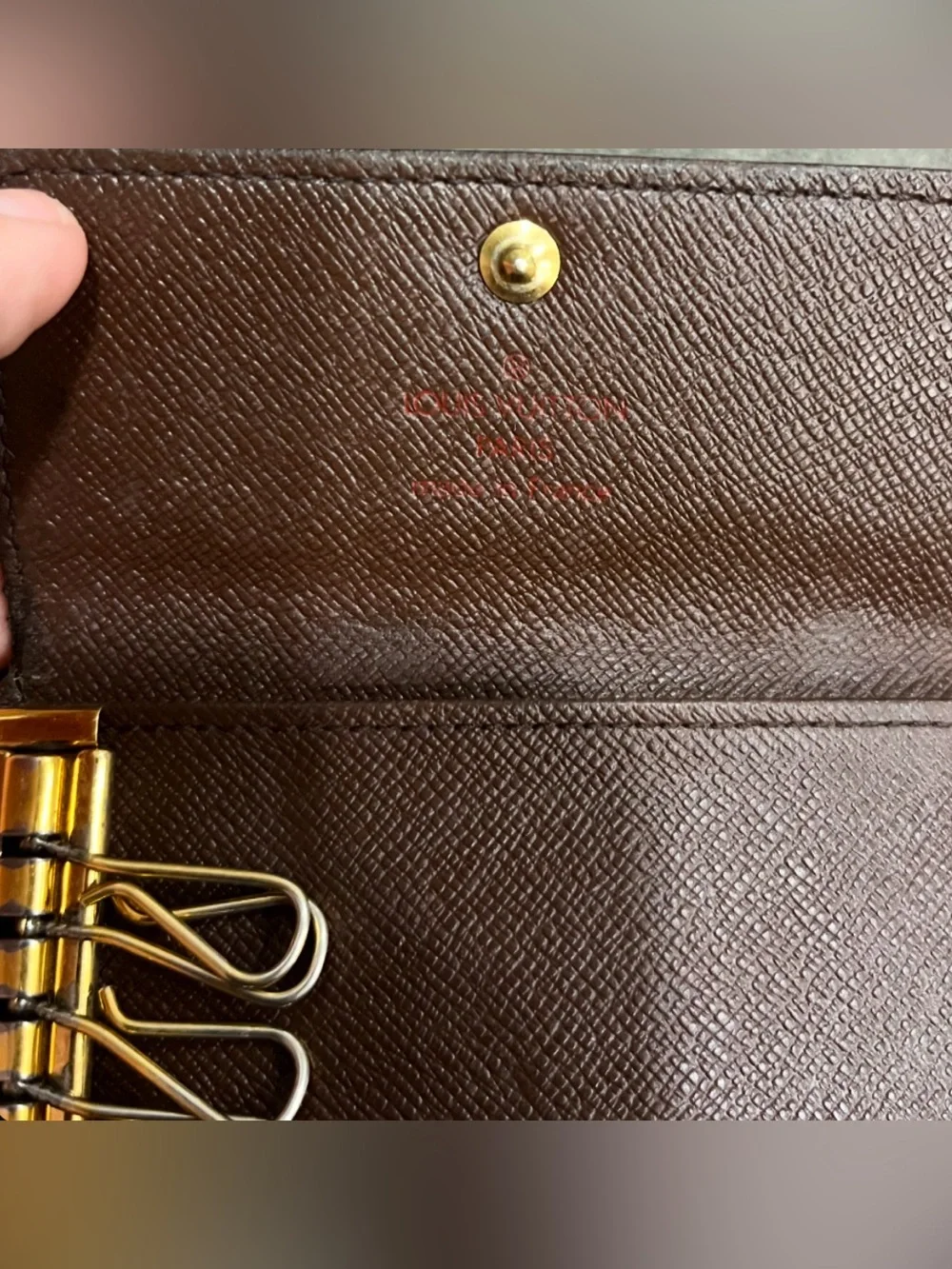 Louis Vuitton - Picture 6 of 15